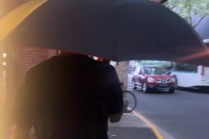 張琳芃愛妻社媒發布：我寧可淋雨，都不想和你打一把傘??