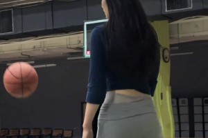 讓開，讓我來給她上點對抗。。。