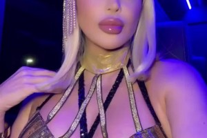 ??皮蓬前妻這身裝扮什么水平？阿姨真是越活越年輕啊！