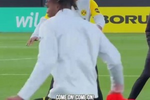 巴薩隊史最佳7號？曾經(jīng)的比利亞是怎么踢球的？無出其右的射術(shù)！