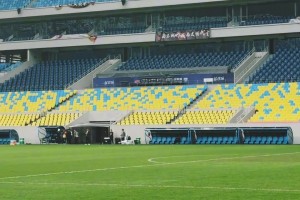 成都蓉城對陣河南賽前點名，看看草皮，看看人員情況